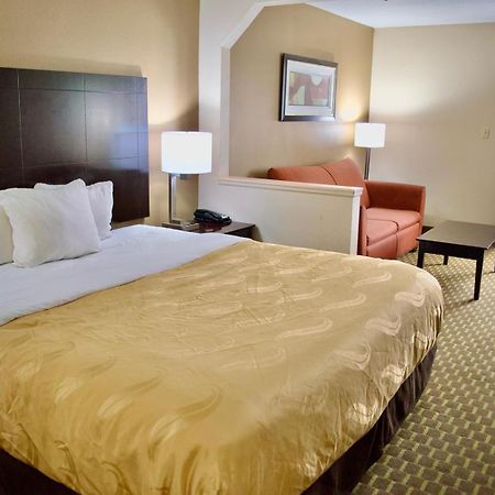 Quality Inn & Suites Pine Bluff Exteriör bild