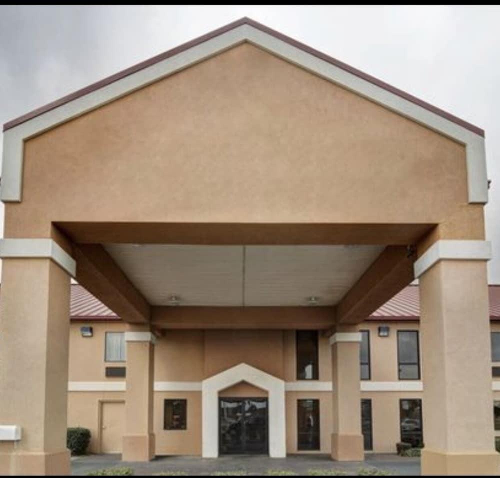 Quality Inn & Suites Pine Bluff Exteriör bild