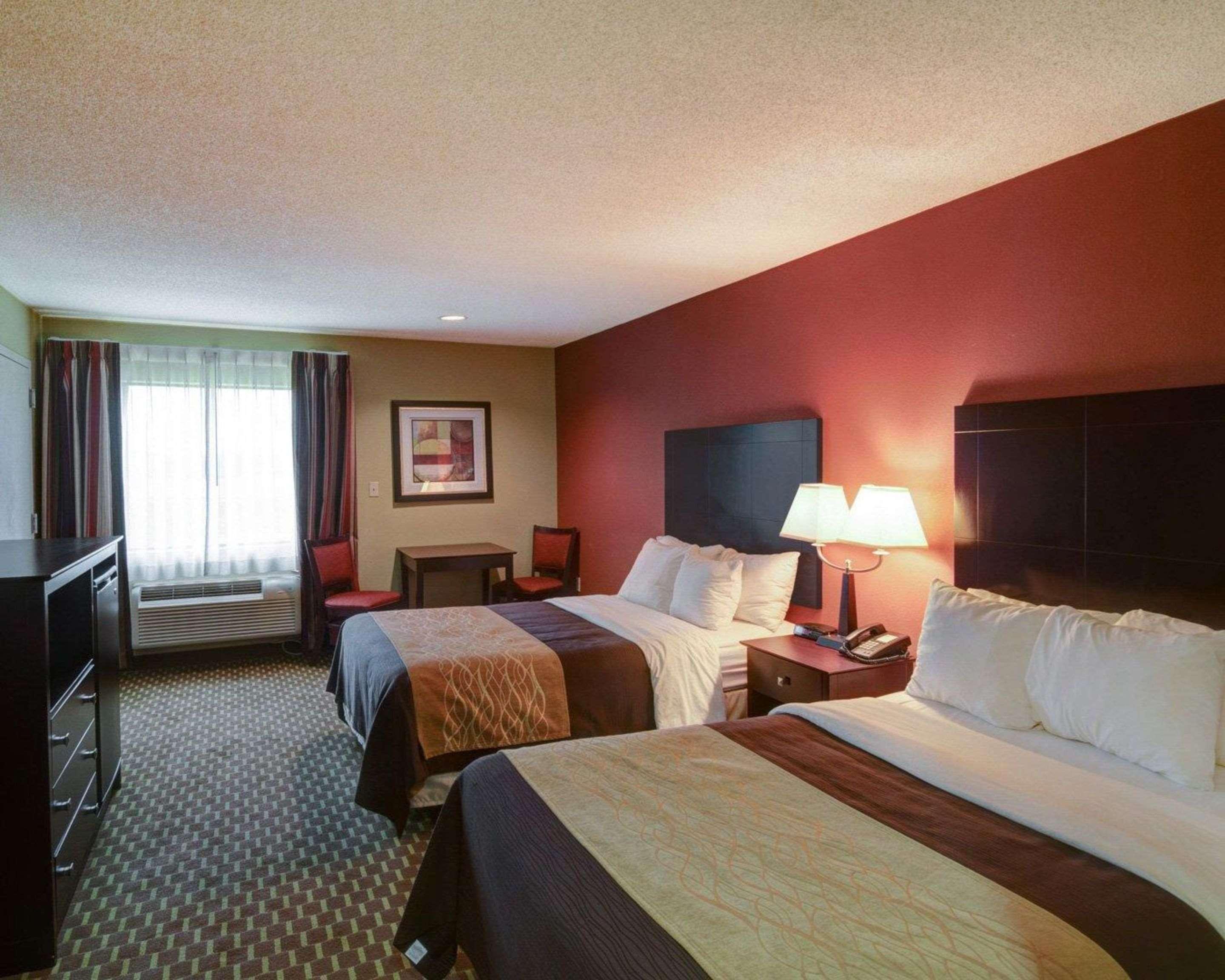 Quality Inn & Suites Pine Bluff Exteriör bild