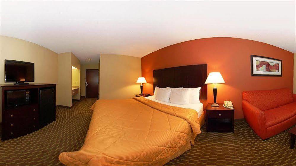 Quality Inn & Suites Pine Bluff Exteriör bild