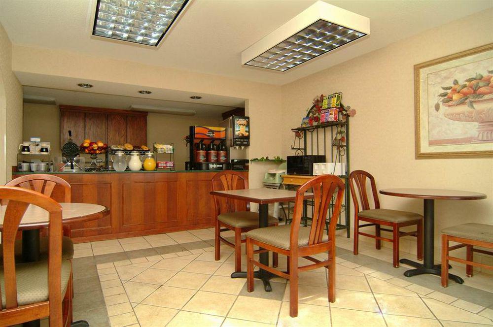 Quality Inn & Suites Pine Bluff Restaurang bild